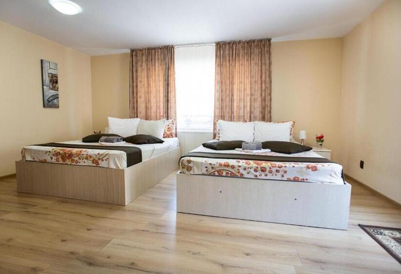 پانسیون Daddy House