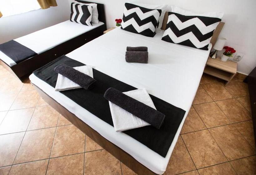 پانسیون Daddy House