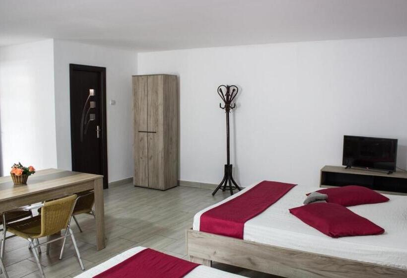 پانسیون Daddy House