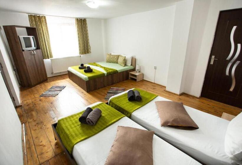 پانسیون Daddy House