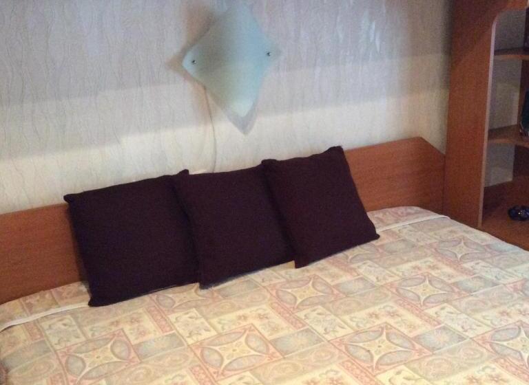 פנסיון Szundi Szobák