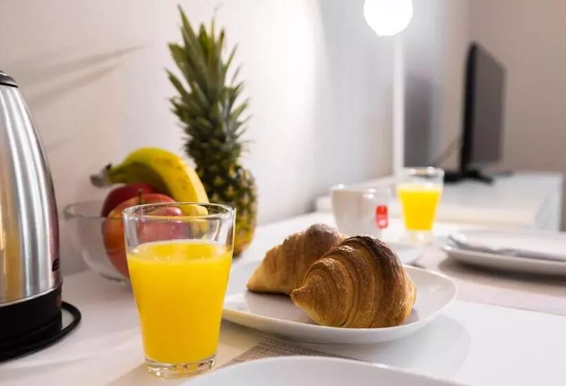 ペンション 4flats