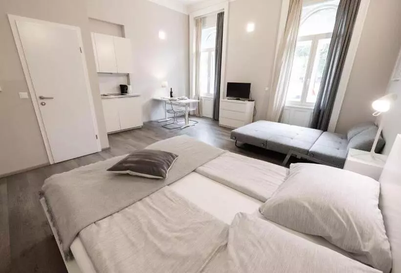 ペンション 4flats