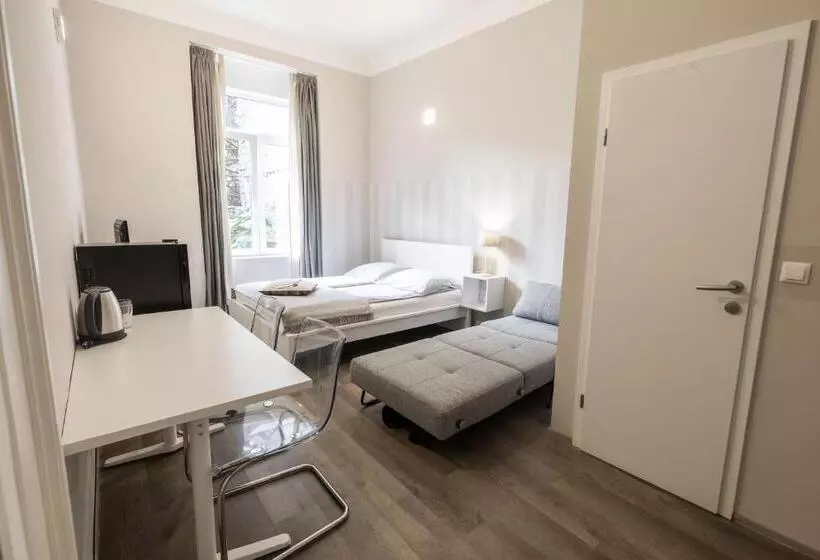 ペンション 4flats