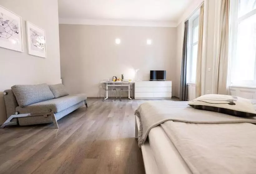 ペンション 4flats