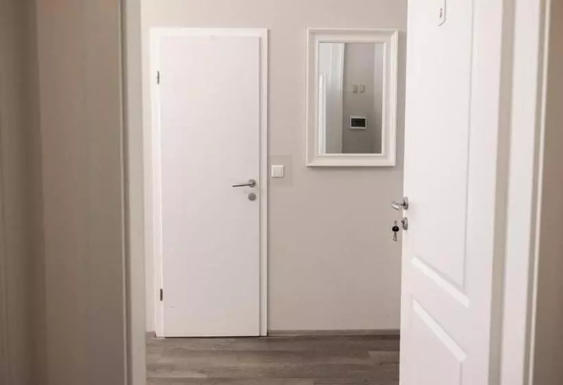 ペンション 4flats