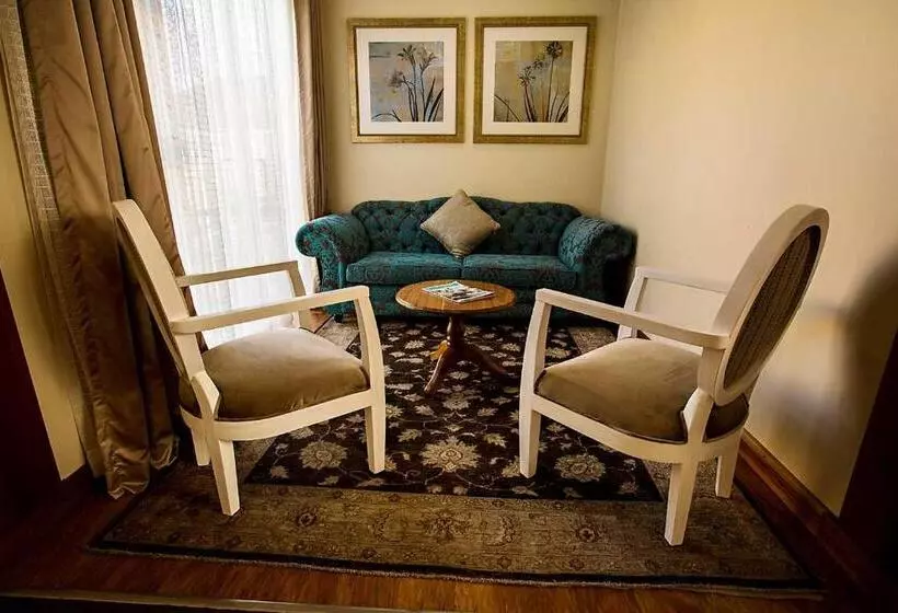 ペンション Mavuta Manor