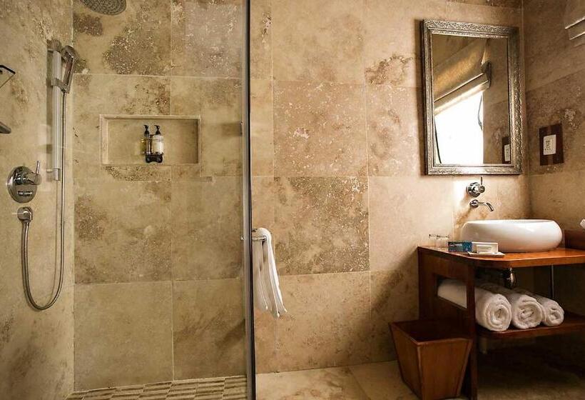 פנסיון Mavuta Manor