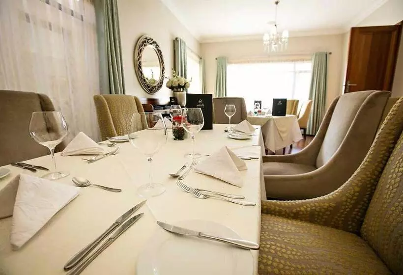 ペンション Mavuta Manor