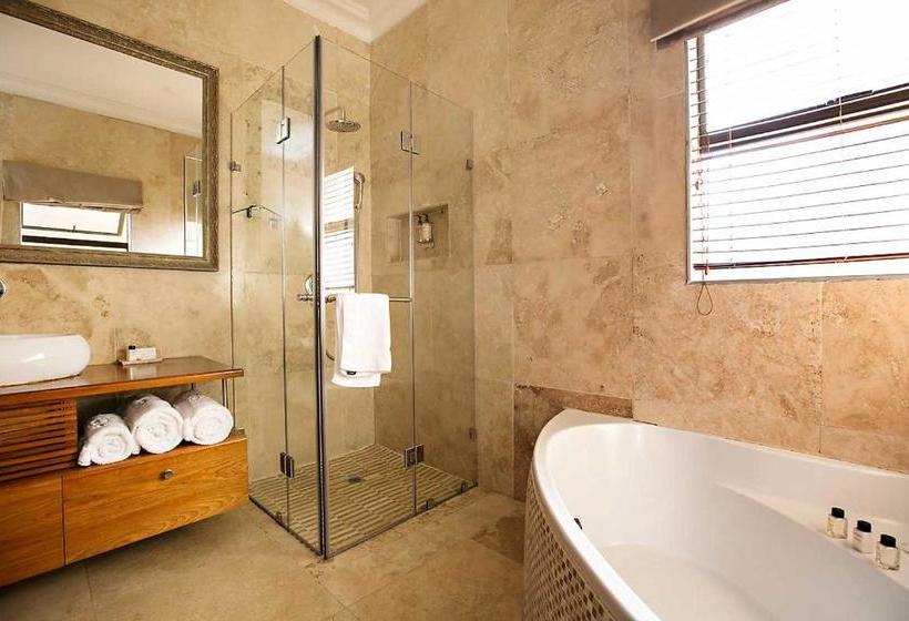 פנסיון Mavuta Manor