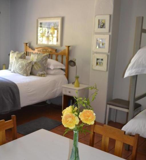 پانسیون Rooiheuwel Cottage