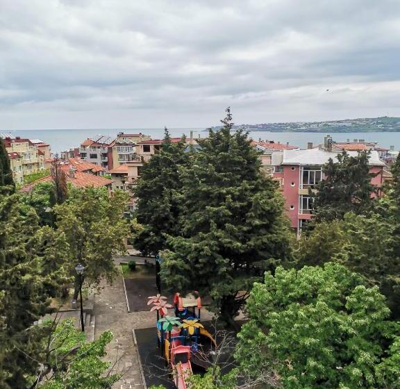 بنسيون Villa Vesela