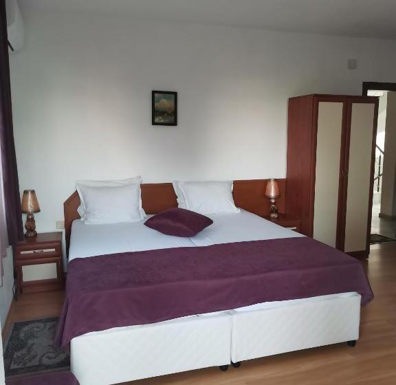 بنسيون Villa Vesela