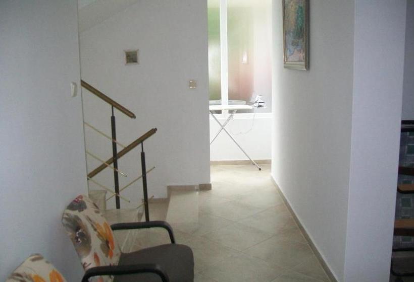 بنسيون Villa Vesela