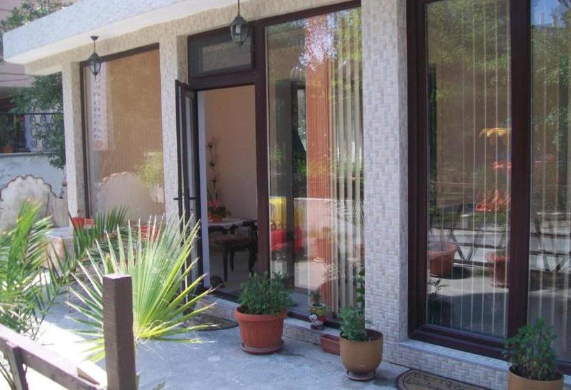 بنسيون Villa Vesela