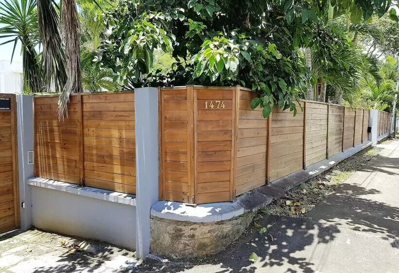 تختخواب و صبحانه Habitation Villa Les Cassias