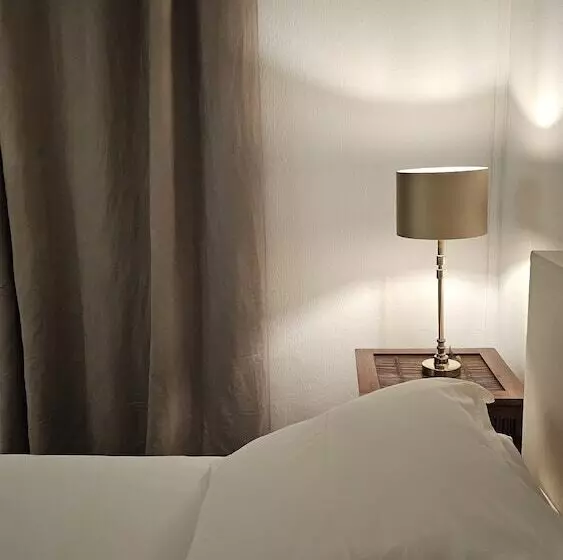 تختخواب و صبحانه Habitation Villa Les Cassias