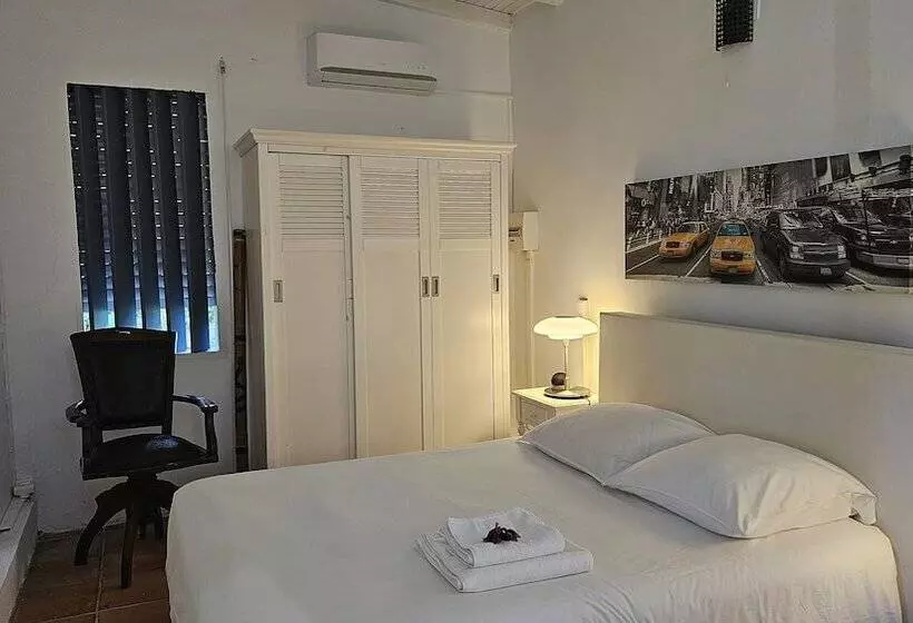 تختخواب و صبحانه Habitation Villa Les Cassias