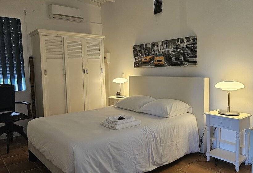 تختخواب و صبحانه Habitation Villa Les Cassias