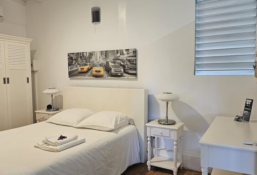 تختخواب و صبحانه Habitation Villa Les Cassias