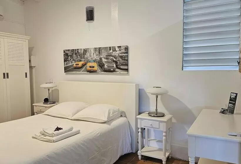 تختخواب و صبحانه Habitation Villa Les Cassias