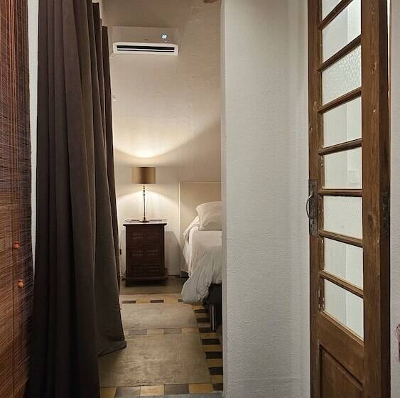 تختخواب و صبحانه Habitation Villa Les Cassias