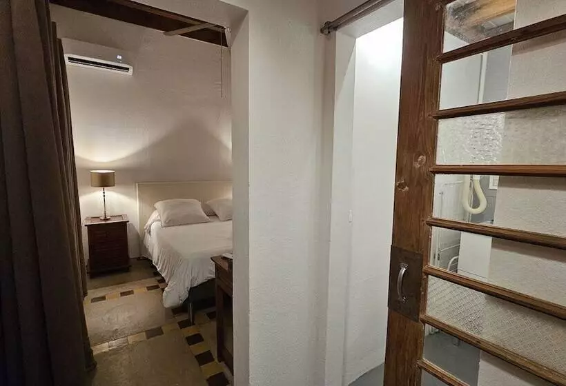 تختخواب و صبحانه Habitation Villa Les Cassias