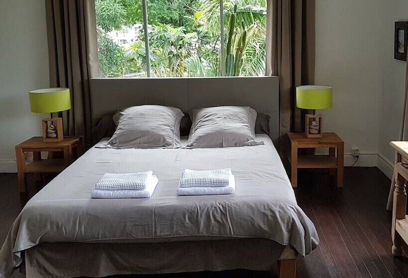 تختخواب و صبحانه Habitation Villa Les Cassias