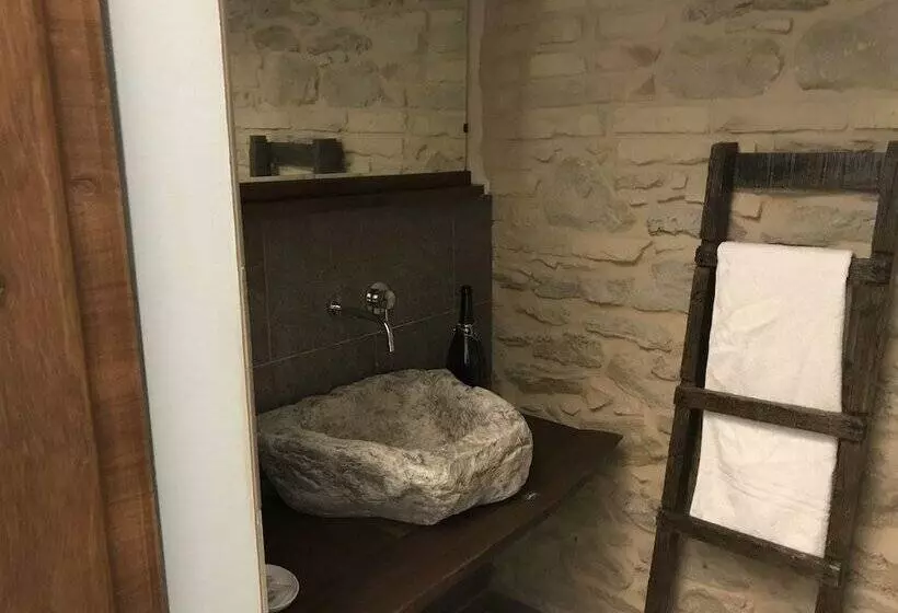 هتل Ripari Di Giobbe