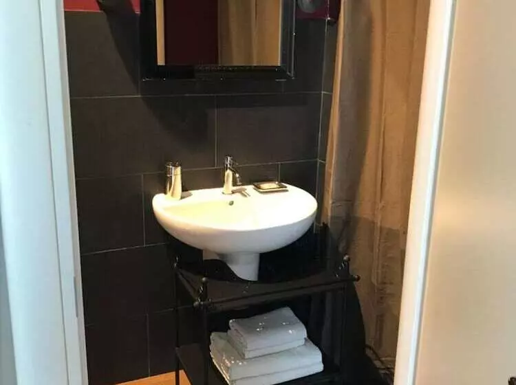 هتل Ripari Di Giobbe