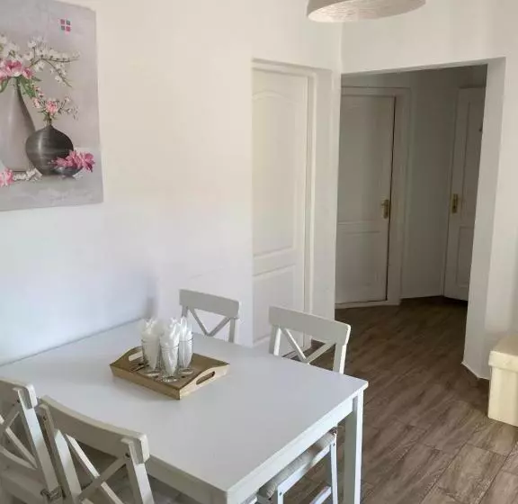 ペンション Guest House Piatra Craiului