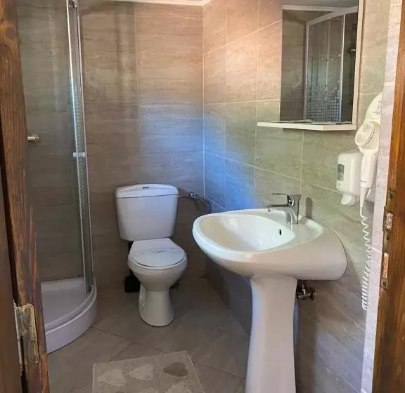 ペンション Guest House Piatra Craiului