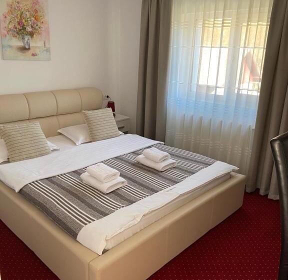 پانسیون Guest House Piatra Craiului