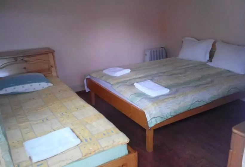 پانسیون Vyara Guest House