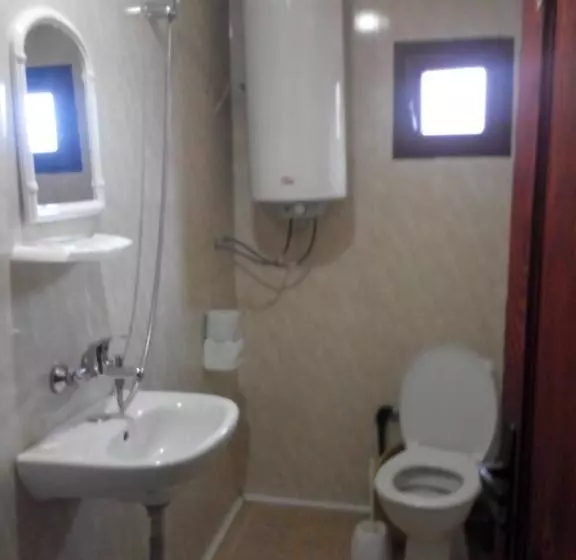 پانسیون Vyara Guest House