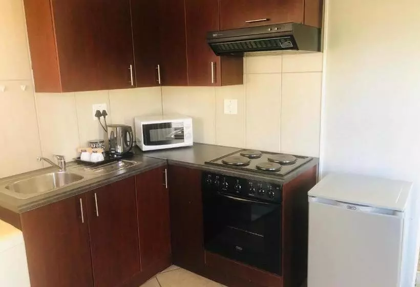پانسیون A Contempo Guesthouse