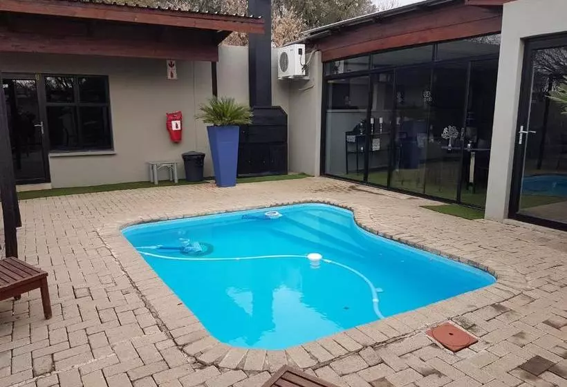 پانسیون A Contempo Guesthouse