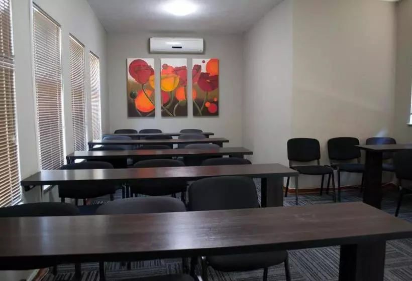 پانسیون A Contempo Guesthouse