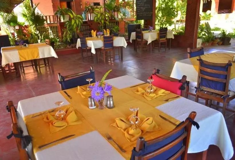 Pension (Hôtel basse catégorie) Edena Kely