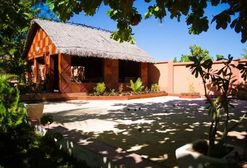 Pension (Hôtel basse catégorie) Edena Kely