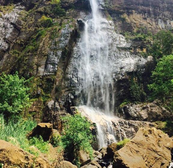 بنسيون Farah Guest Inn