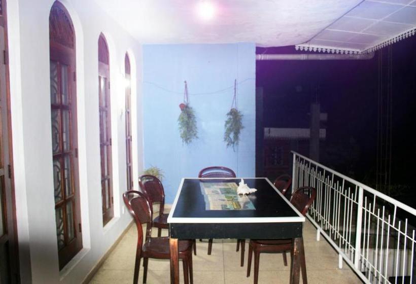 بنسيون Farah Guest Inn