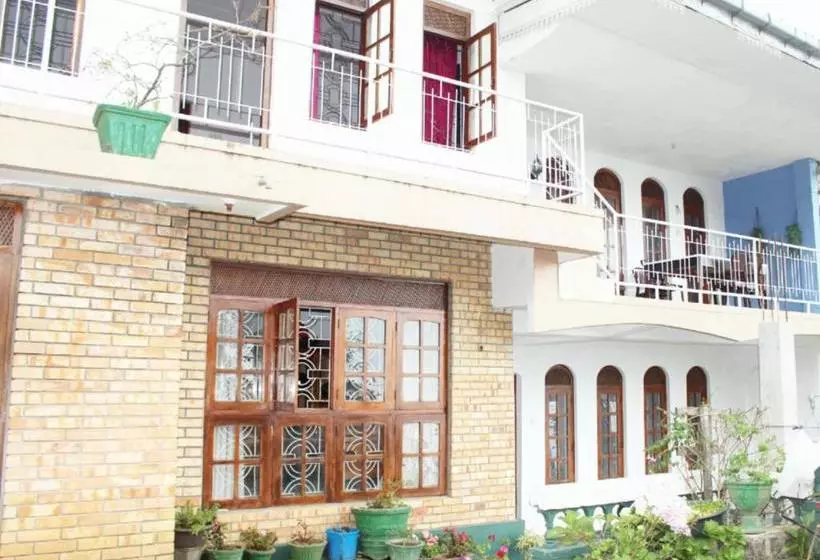 Majatalo Farah Guest Inn