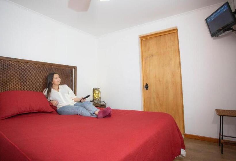 پانسیون Hostal Del Mimbre