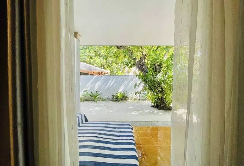 پانسیون Madi Finolhu Guesthouse