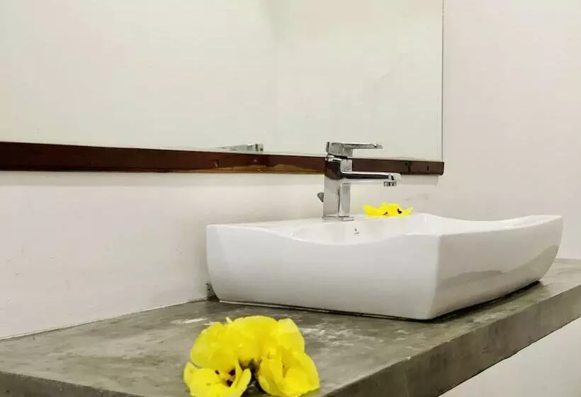 پانسیون Madi Finolhu Guesthouse