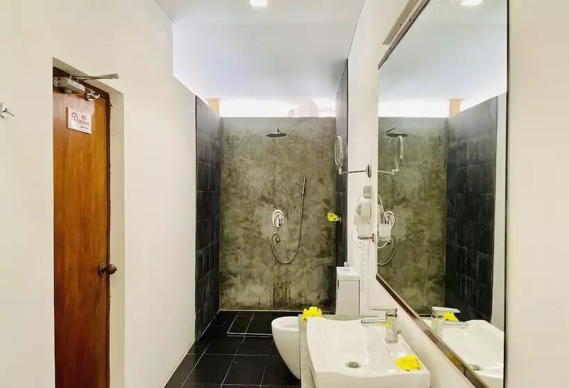 پانسیون Madi Finolhu Guesthouse