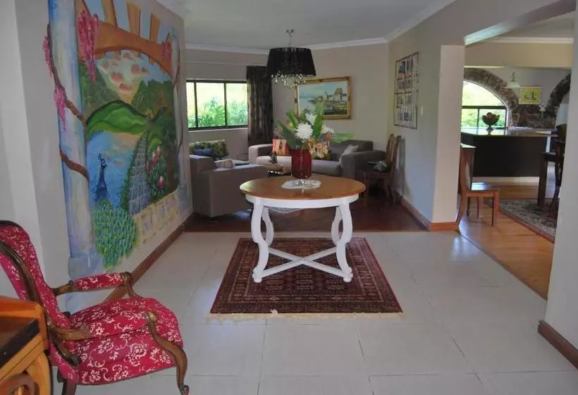 Majatalo 15 Witpeer Street Guesthouse