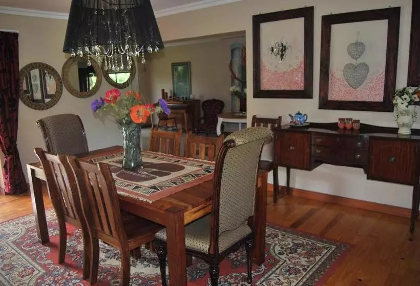 Majatalo 15 Witpeer Street Guesthouse