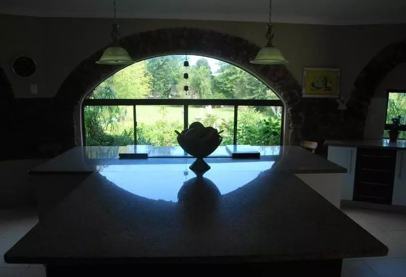 Majatalo 15 Witpeer Street Guesthouse